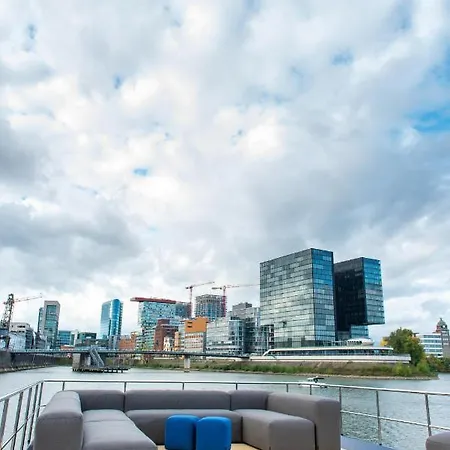 Botel Blue Motion Medienhafen *