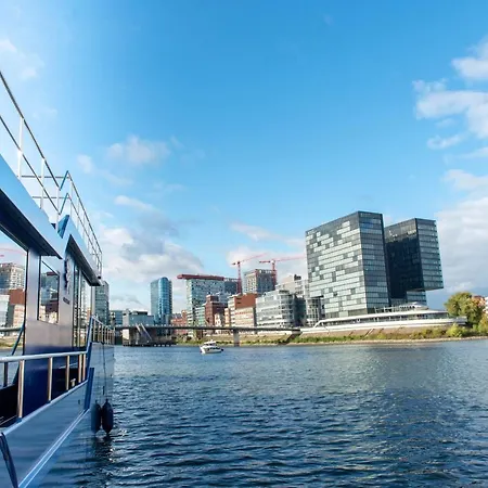 Botel Blue Motion Medienhafen *