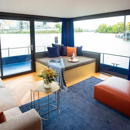 Blue Motion Medienhafen Botel